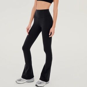 Split 59 Raquel High Waisted Flared Leggings. Size small. Length is 30”.